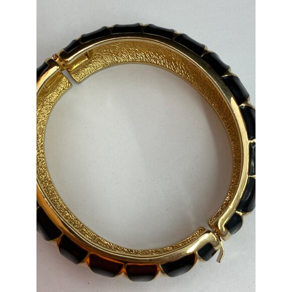 Vintage E. Pearl  Gold-Tone Black & Cream Enamel Hinged Bangle Bracelet With Dia - Picture 7 of 12